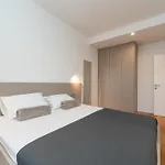 Apartment Opq *
