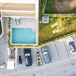 Apartment Opq