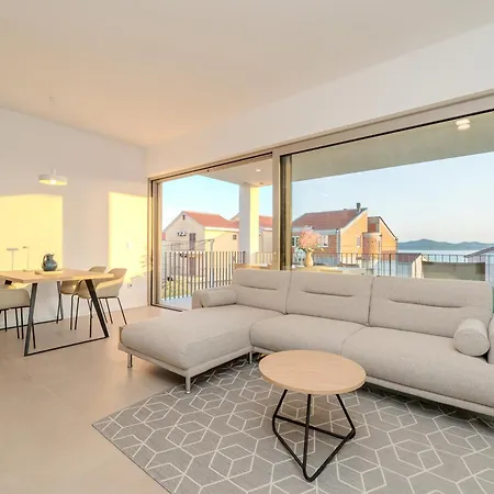 Opq Apartman *