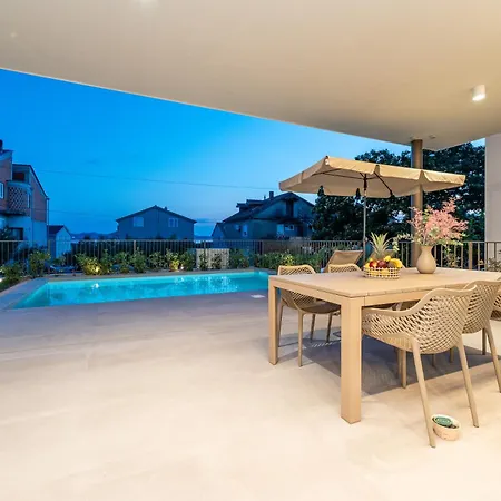 Apartment Opq *