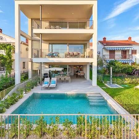 Apartment Opq